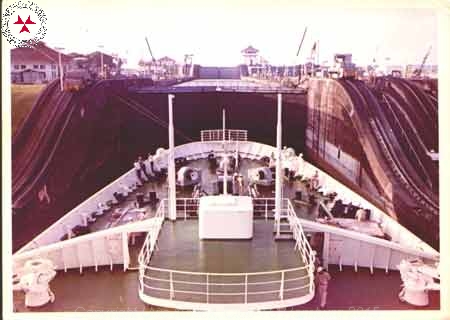 TS Hamburg im Panamakanal Bild 2