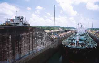 Gatun Locks-14