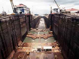 Gatun Locks-15