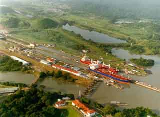 Miraflores Locks-25