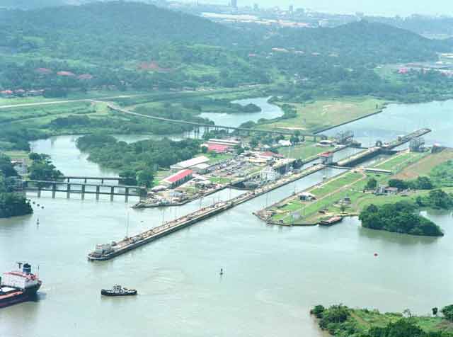 Miraflores Locks 3