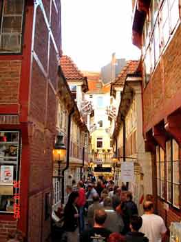 Bild 27 - Gasse zu Kramer Amtsstube